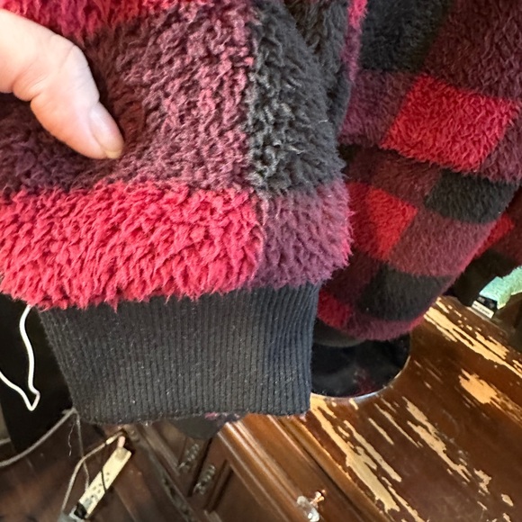 Jacklyn Intimates by Jacklyn Smith Red and black Sherpa exterior sweater. - Picture 4 of 6